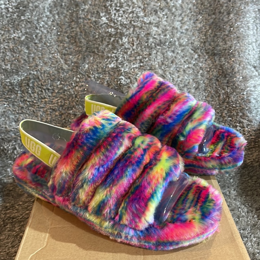 NWB UGG K Fluff Yeah Pixelate - Picture 4 of 10
